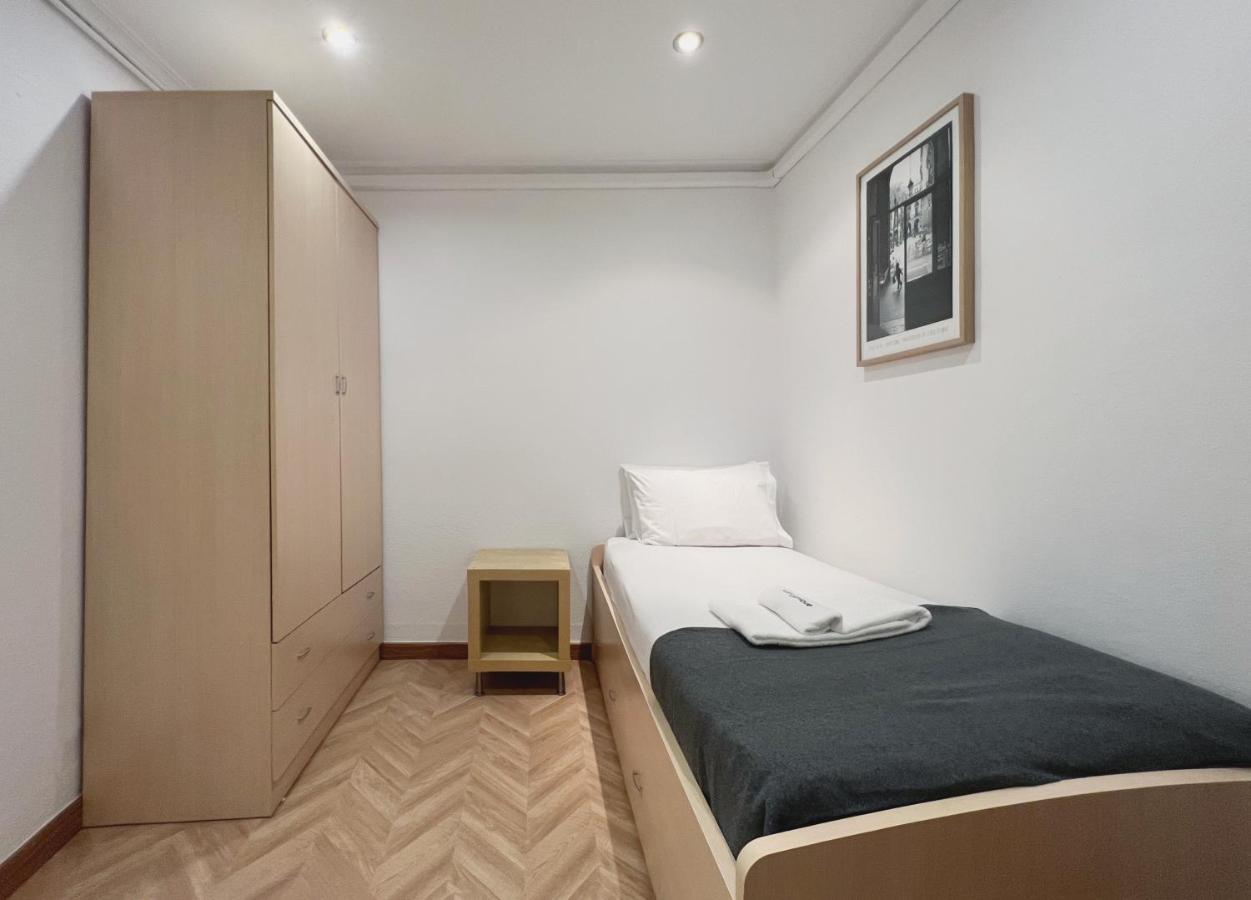 Stay U-nique Apartments Calabria Barcelone Extérieur photo